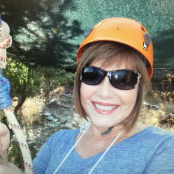 Meet your Posher, Sandy - Picture 7 of 16